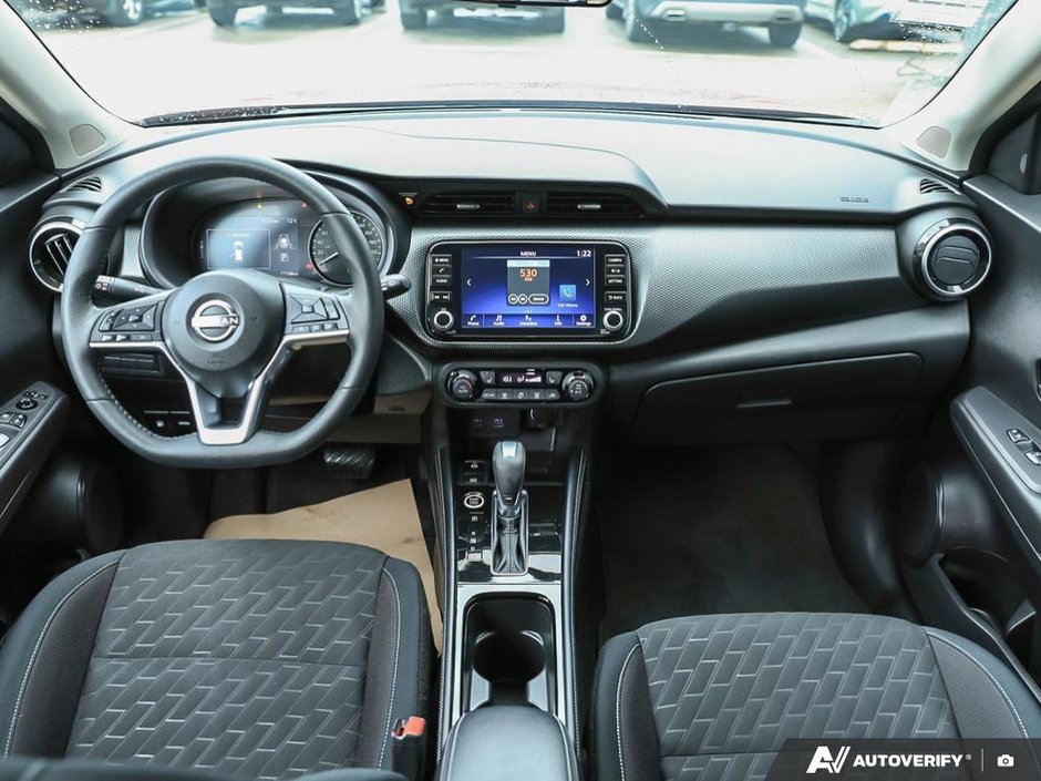 2023 Nissan Kicks SV CVT // 2.99% FINANCING-17