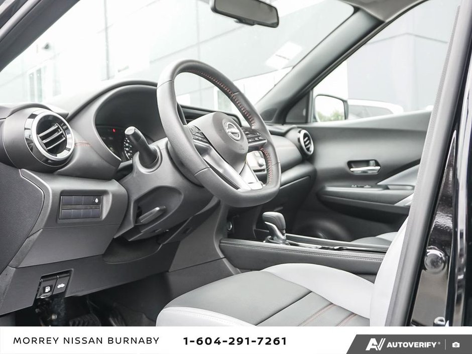 2023 Nissan Kicks SR // 2.99% FINANCING-15