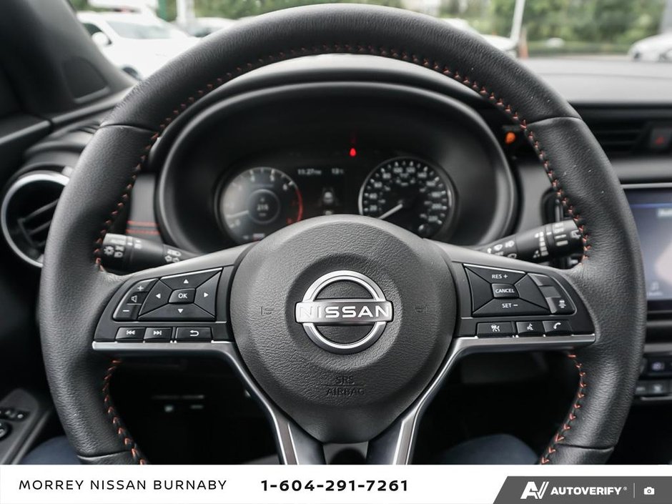 2023 Nissan Kicks SR // 2.99% FINANCING-16