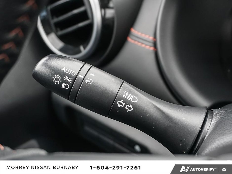 2023 Nissan Kicks SR // 2.99% FINANCING-18