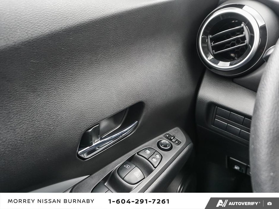 2023 Nissan Kicks SR // 2.99% FINANCING-20