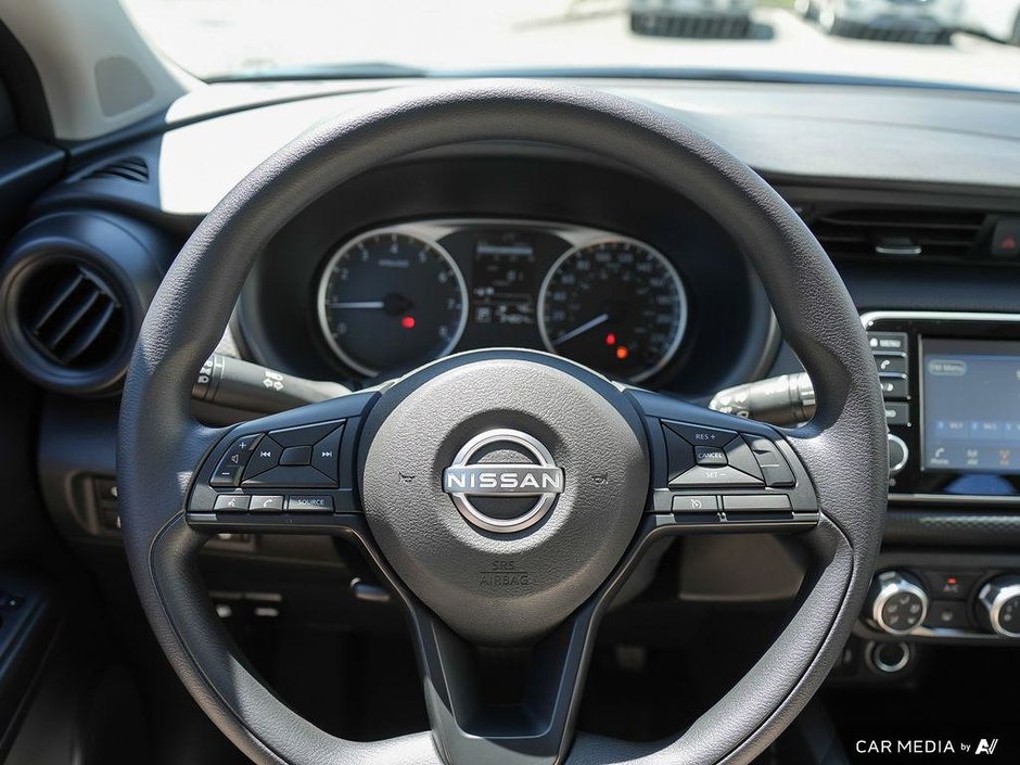 2024 Nissan Kicks S CVT // NO ACCIDENTS-6