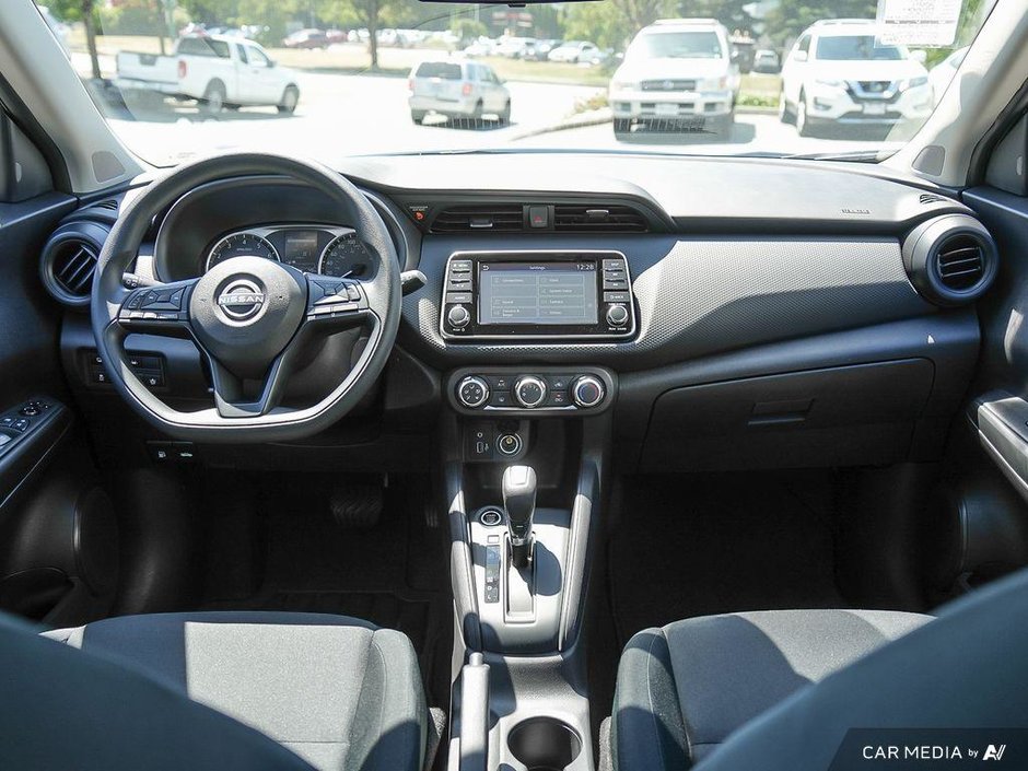 2024 Nissan Kicks S CVT // NO ACCIDENTS-17
