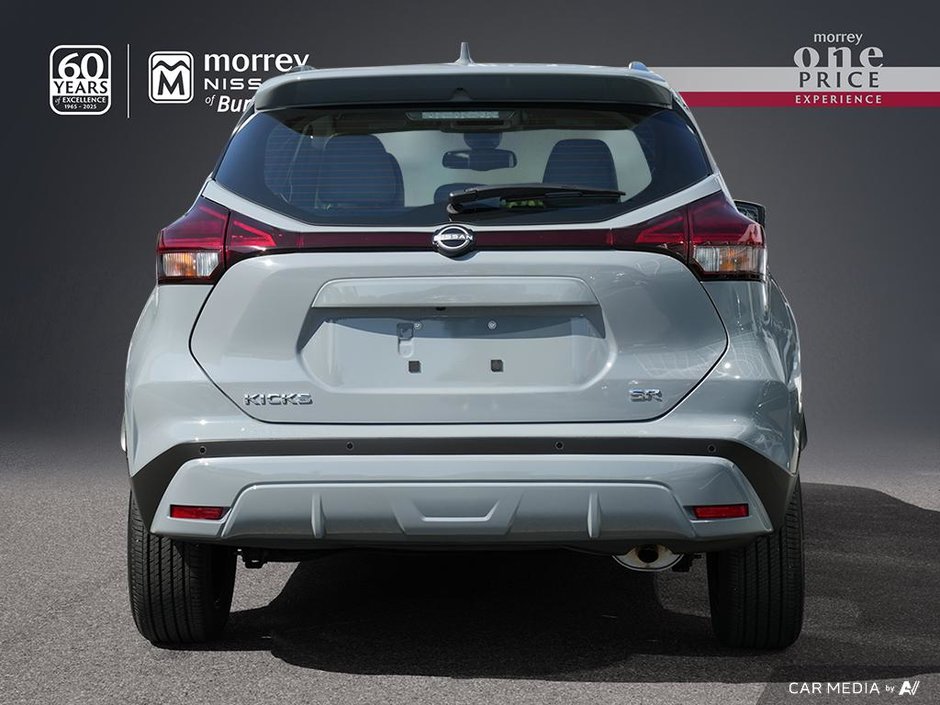 2024 Nissan Kicks SR CVT // NO ACCIDENTS-4