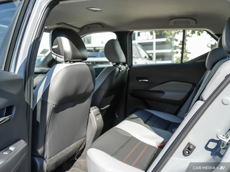 2024 Nissan Kicks SR CVT // NO ACCIDENTS-16