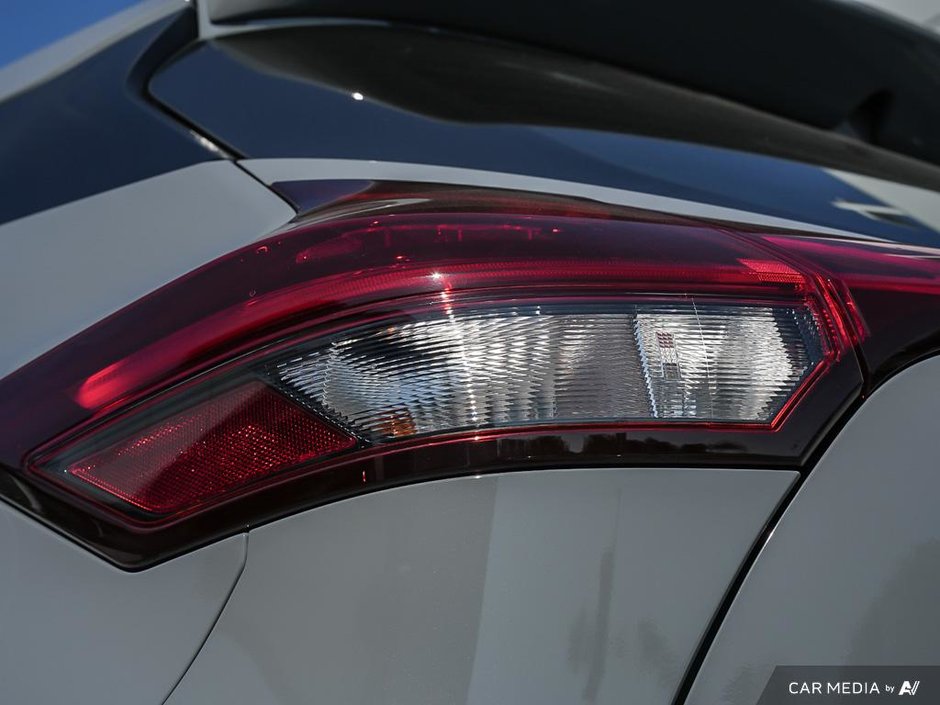 2024 Nissan Kicks SR CVT // NO ACCIDENTS-26