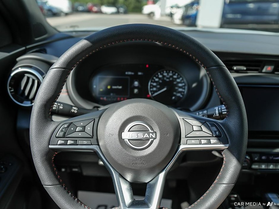 2024 Nissan Kicks SR CVT // NO ACCIDENTS-6