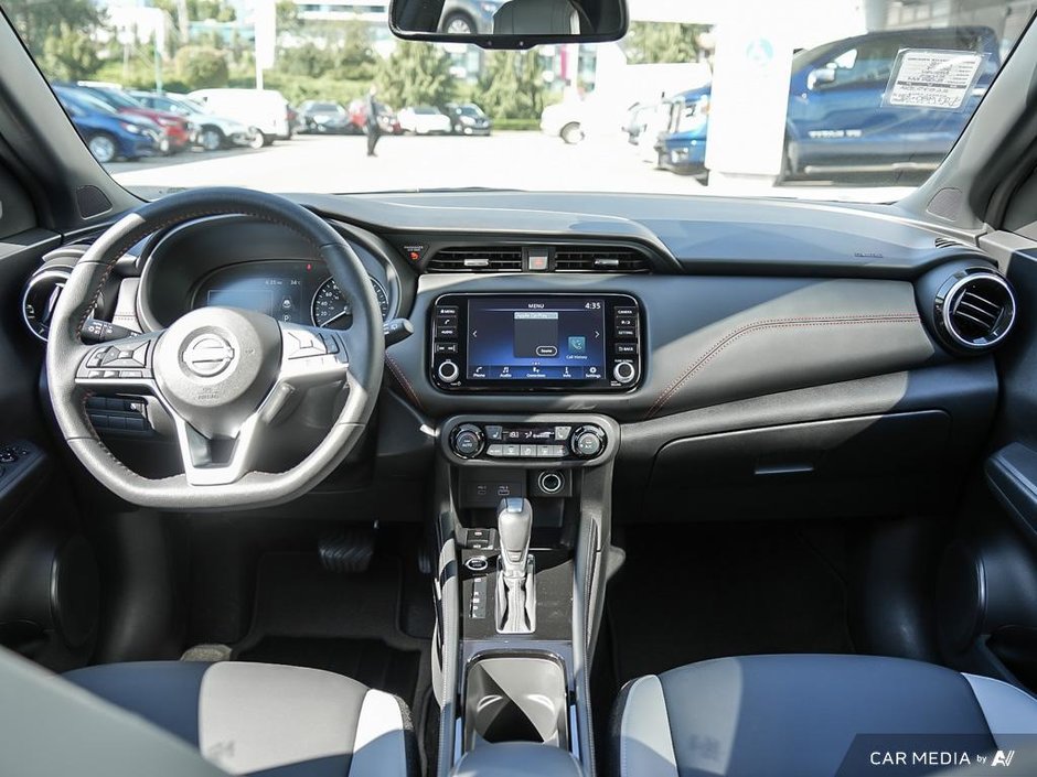 2024 Nissan Kicks SR CVT // NO ACCIDENTS-17