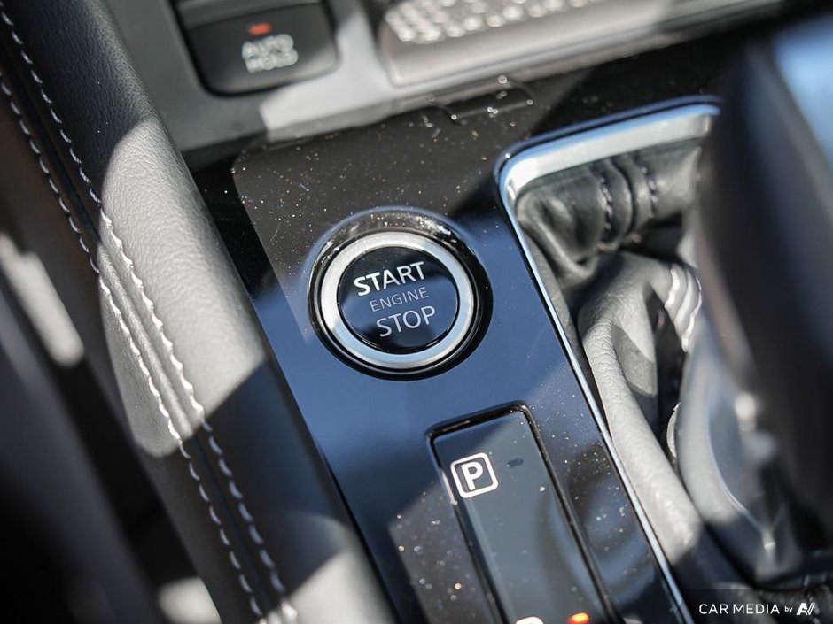 2024 Nissan Kicks SR CVT // NO ACCIDENTS-19