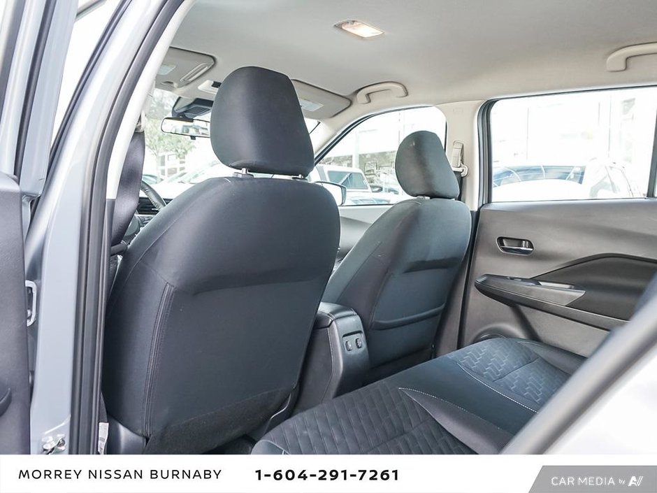 2024 Nissan Kicks SV TRIM // NO ACCIDENTS-13