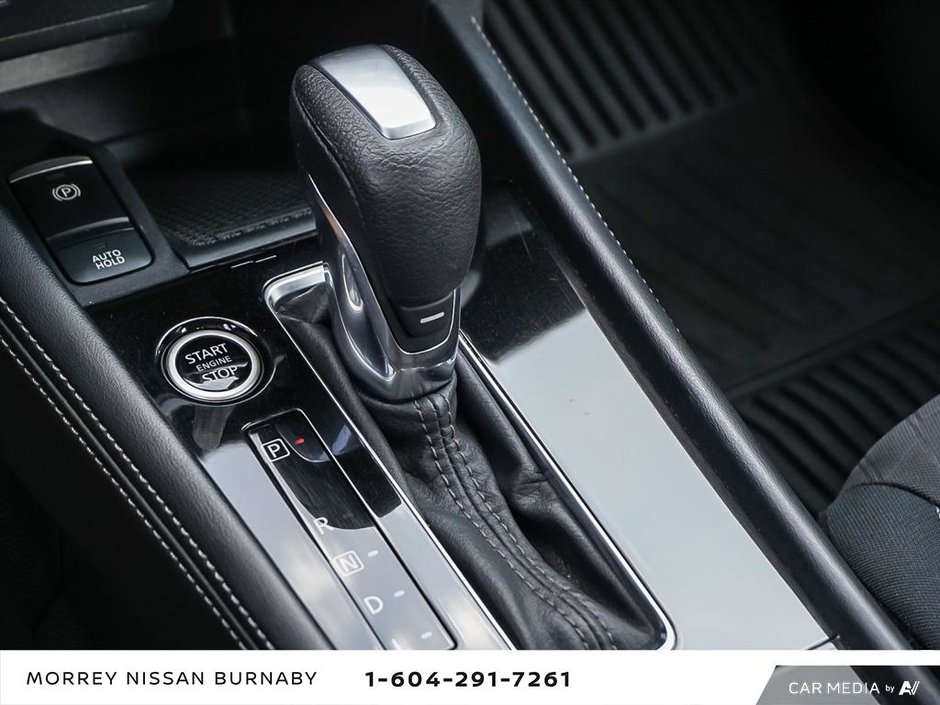 2024 Nissan Kicks SV TRIM // NO ACCIDENTS-22