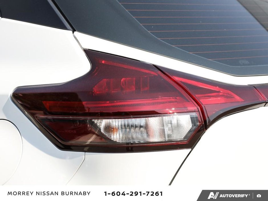 2024 Nissan Kicks SR CVT // NO ACCIDENTS-12