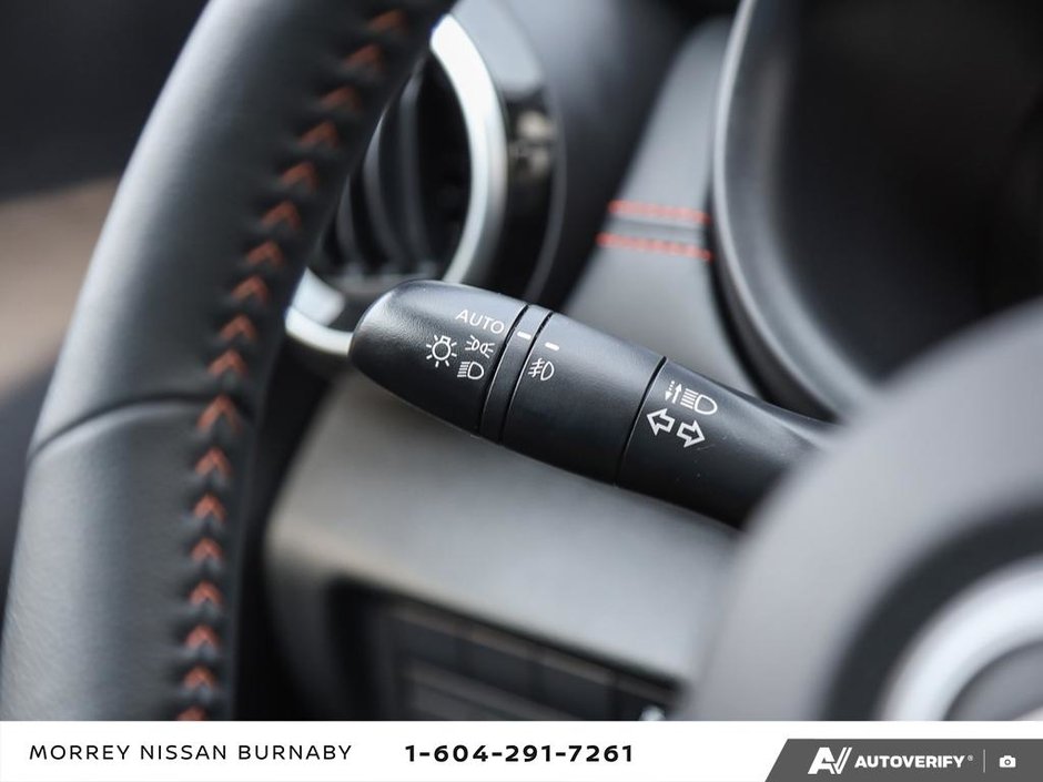2024 Nissan Kicks SR CVT // NO ACCIDENTS-16