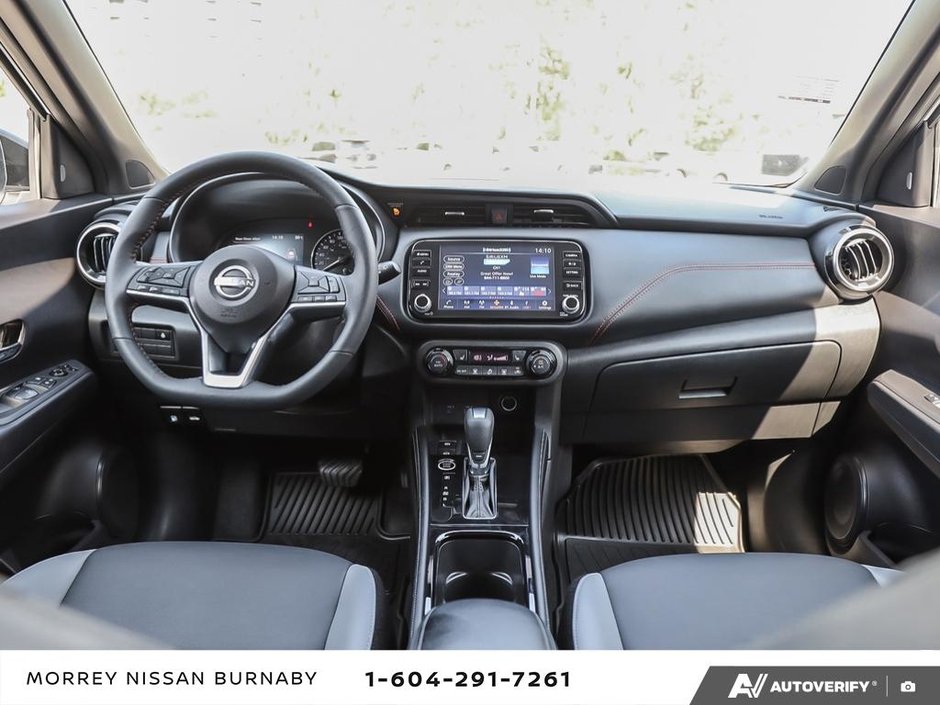 2024 Nissan Kicks SR CVT // NO ACCIDENTS-25