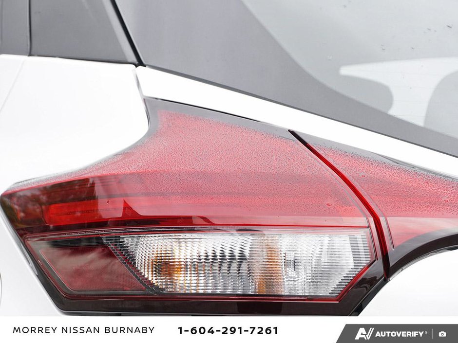 2024 Nissan Kicks SV TRIM // ONLY 19800 KMS!-11