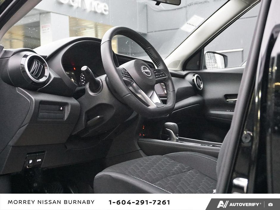 2024 Nissan Kicks SV CVT // LOW KMS-15