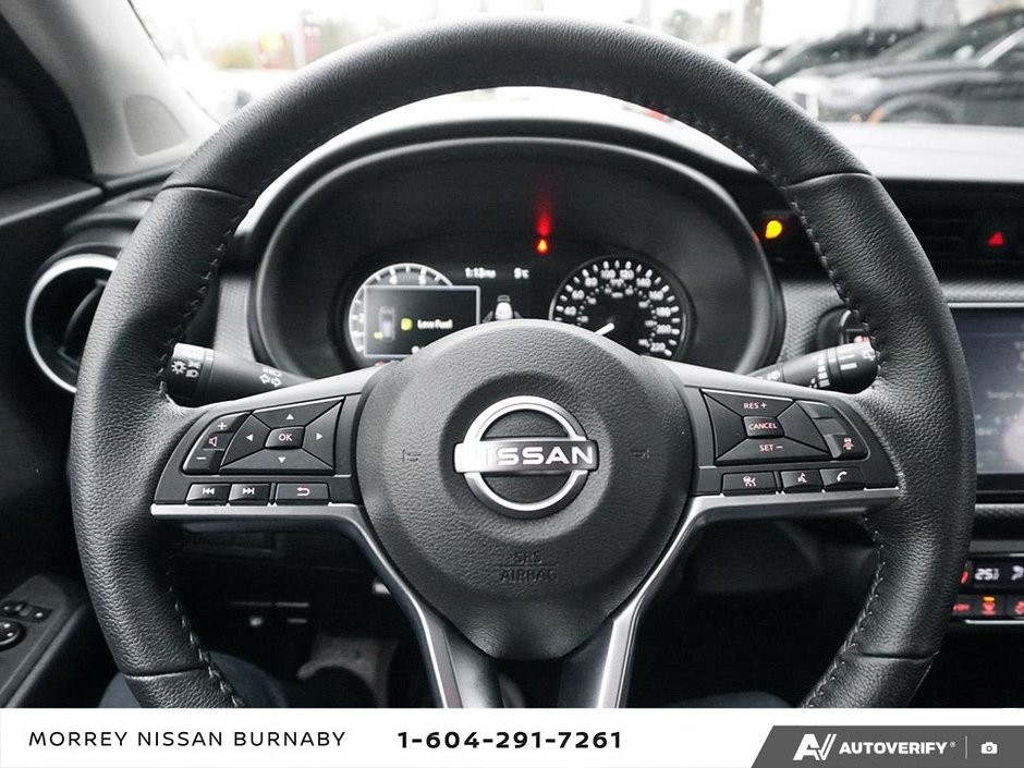 2024 Nissan Kicks SV CVT // LOW KMS-16
