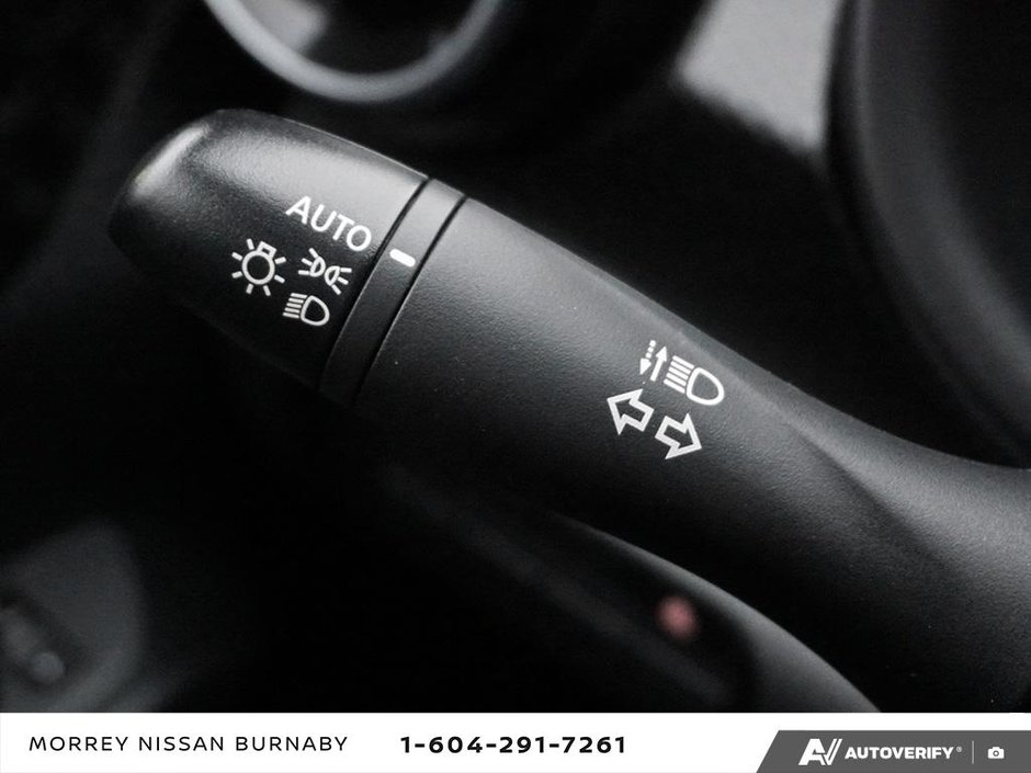 2024 Nissan Kicks SV CVT // LOW KMS-18