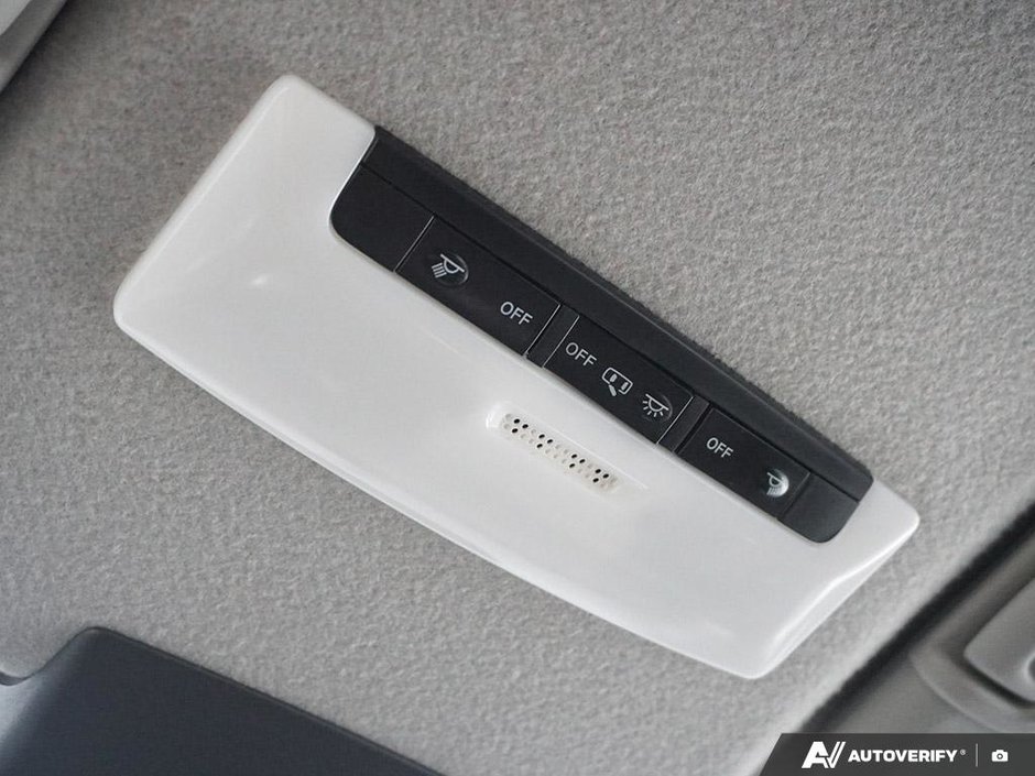 2024 Nissan Kicks SR CVT // DEMO // HUGE SAVINGS-23