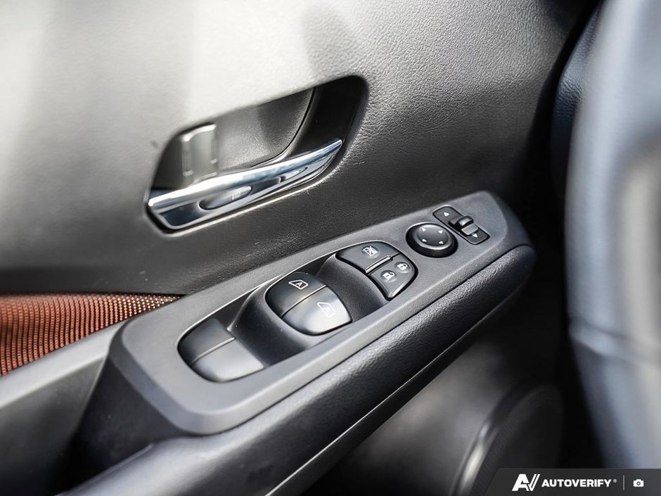 2024 Nissan Kicks SR-9