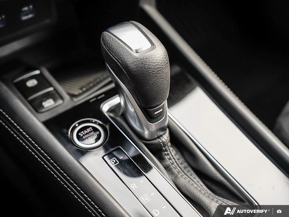 2024 Nissan Kicks SR-11