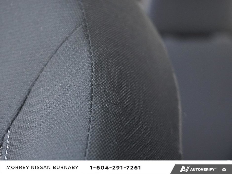 2024 Nissan Kicks SV CVT // NO ACCIDENTS-25