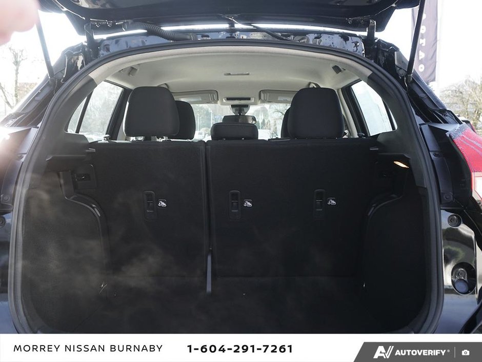 2024 Nissan Kicks SV CVT // NO ACCIDENTS-12