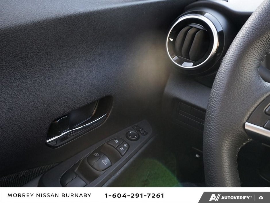 2024 Nissan Kicks SV CVT // NO ACCIDENTS-20