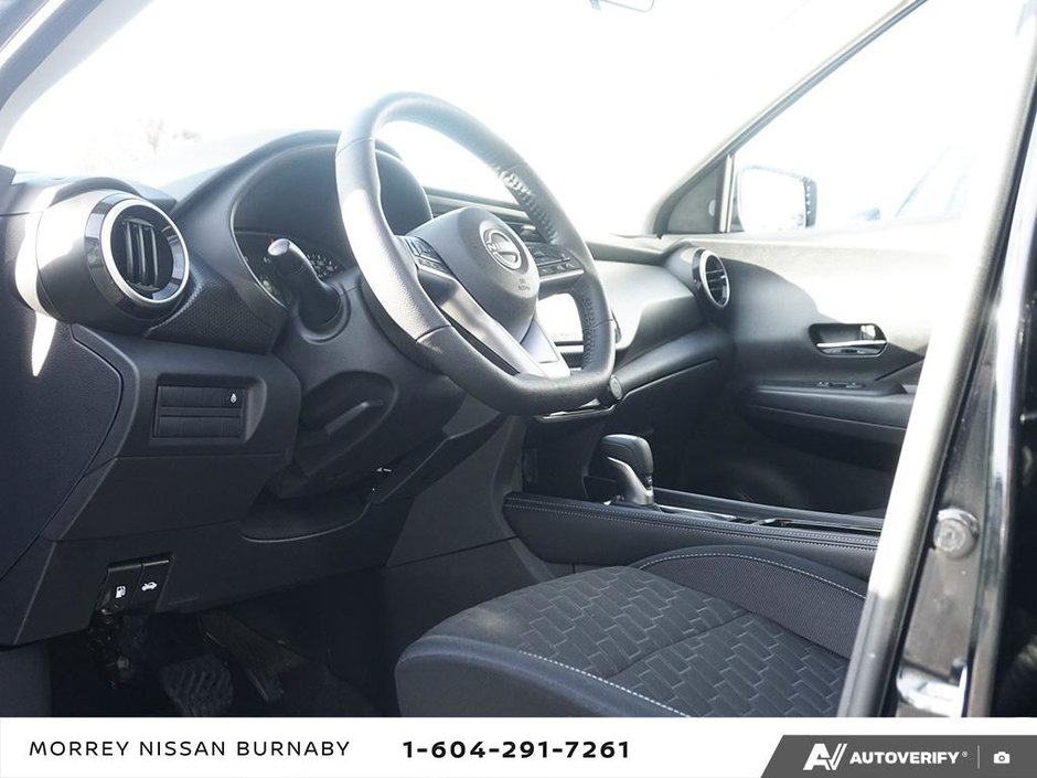 2024 Nissan Kicks SV CVT // NO ACCIDENTS-15