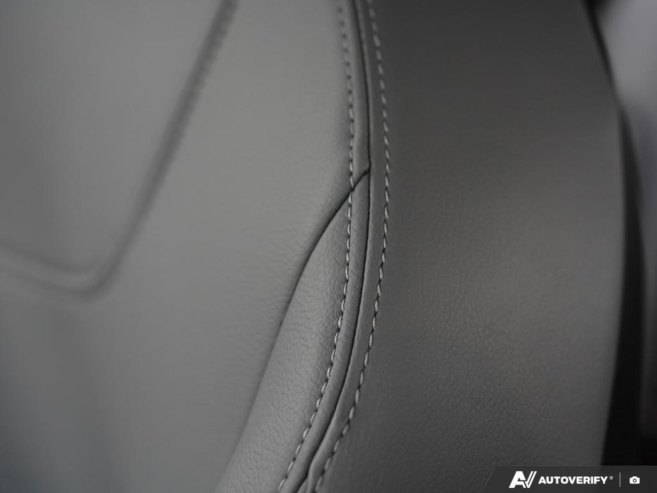 2024 Nissan Kicks SR PREMIUM // NO ACCIDENTS-15