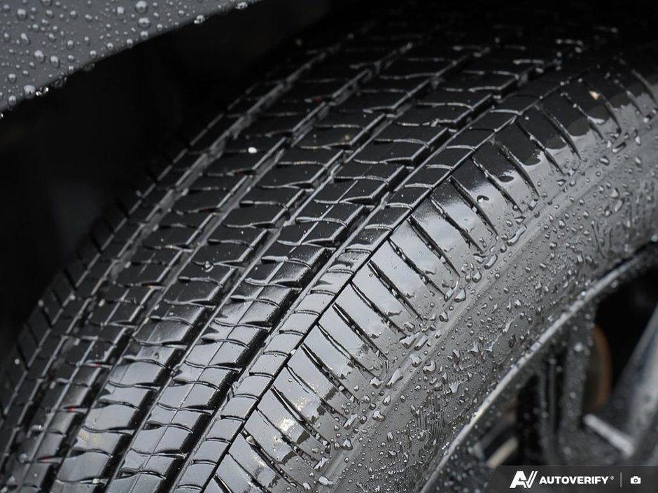 2024 Nissan Kicks SR PREMIUM // NO ACCIDENTS-21