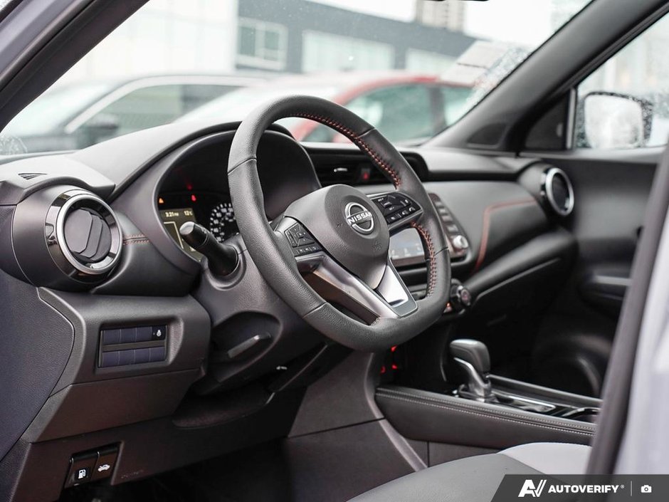 2024 Nissan Kicks SR PREMIUM // NO ACCIDENTS-5