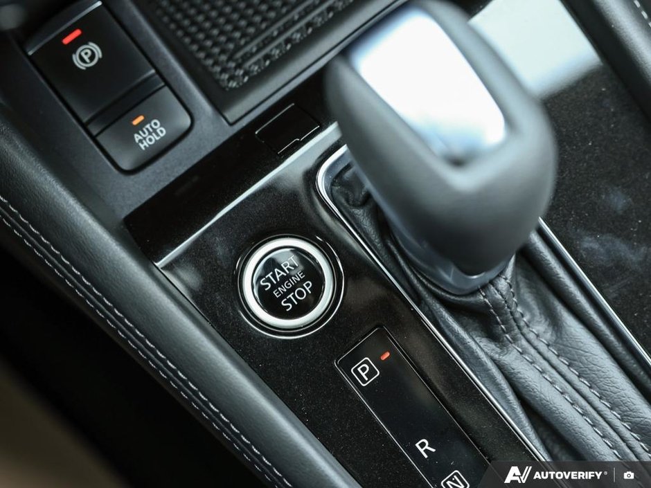 2024 Nissan Kicks SR // 2.99% FINANCING-19