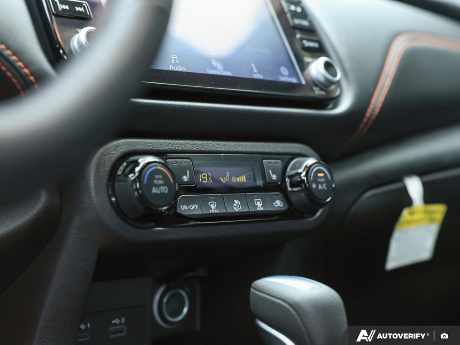 2024 Nissan Kicks SR // 2.99% FINANCING-12
