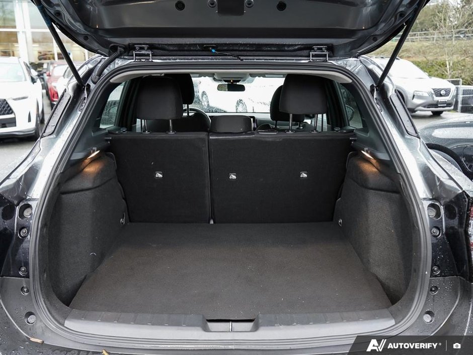 2025 Nissan Kicks SV-25