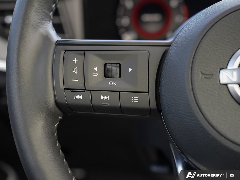 2025 Nissan Kicks SV PREMIUM-10