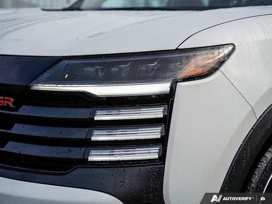 2025 Nissan Kicks SR AWD // SHOP AND COMPARE!-24