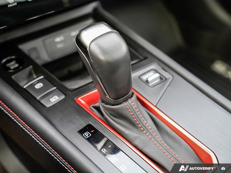 2025 Nissan Kicks SR AWD // SHOP AND COMPARE!-11