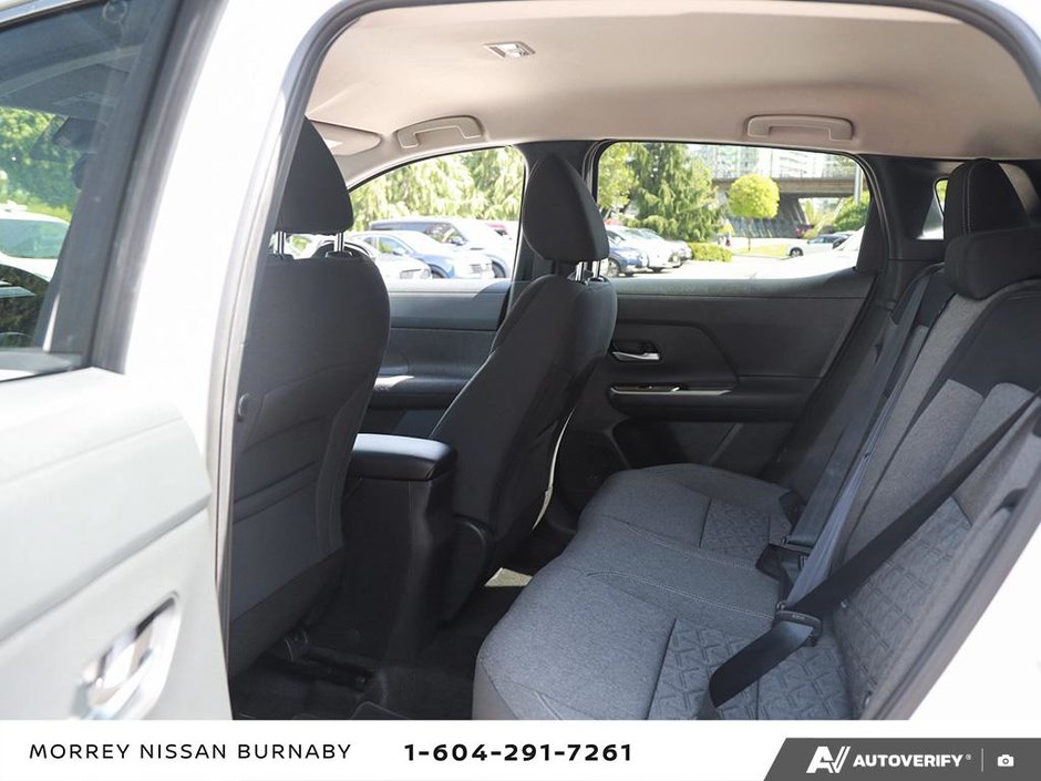 2025 Nissan Kicks SV AWD // 2.99% FINANCING!-24
