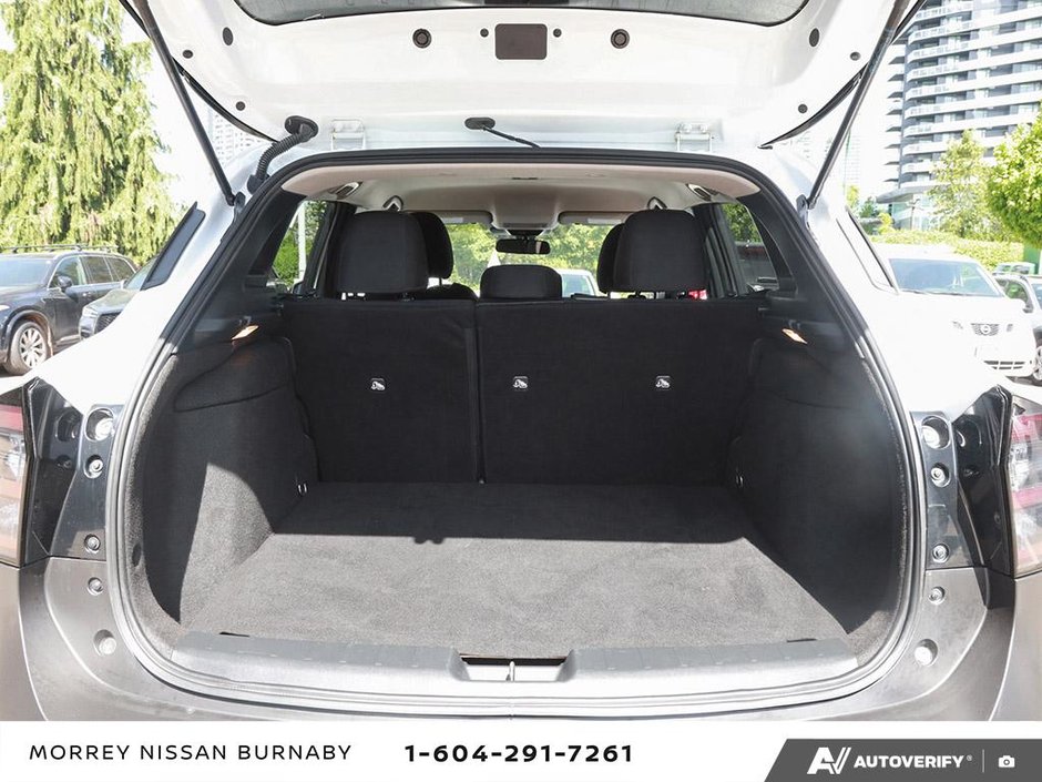 2025 Nissan Kicks SV AWD // 2.99% FINANCING!-11