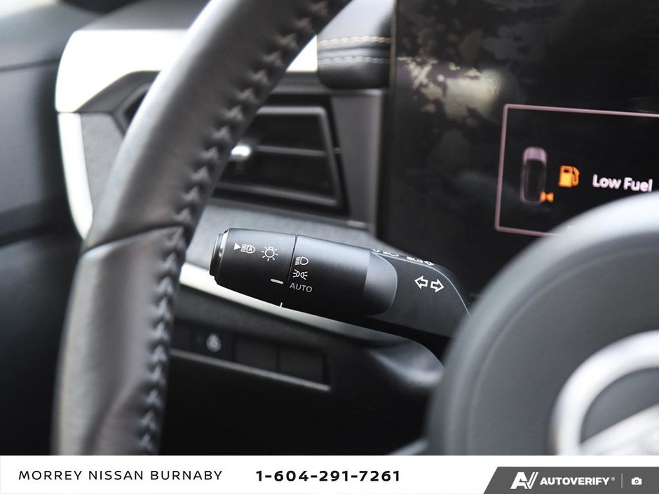 2025 Nissan Kicks SV AWD // 2.99% FINANCING!-16