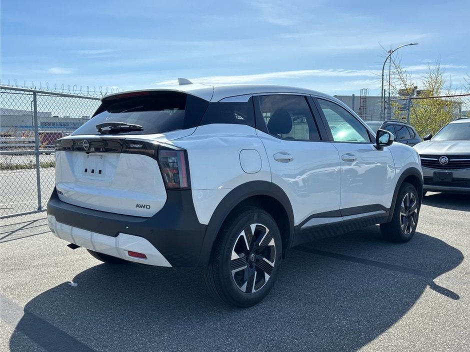2025 Nissan Kicks SV AWD // 2.99% FINANCING!-2