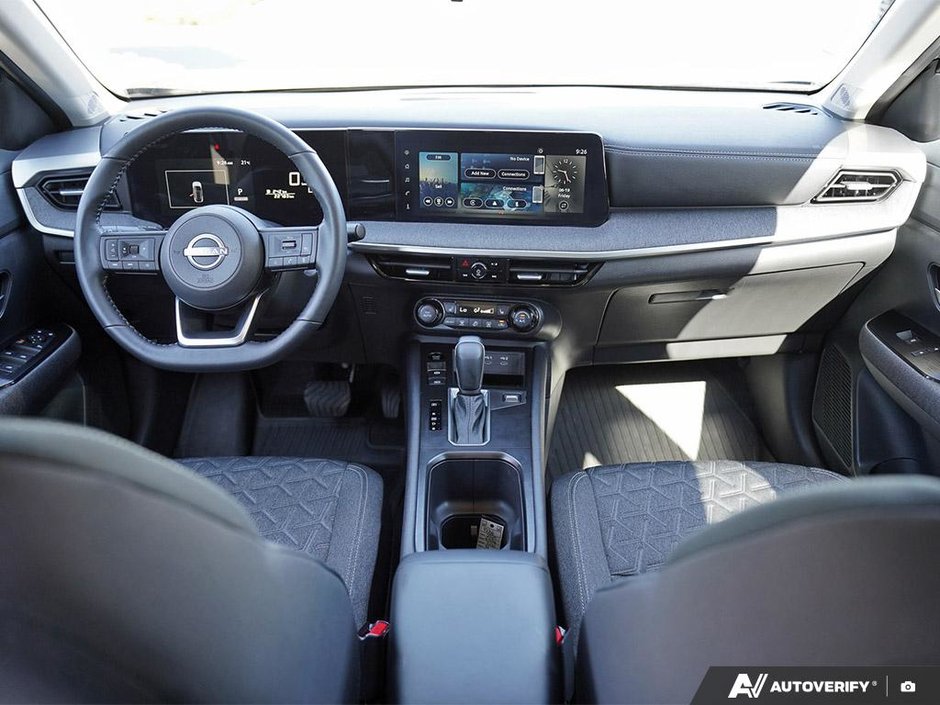 2025 Nissan Kicks SV CVT // CERTIFIED-17