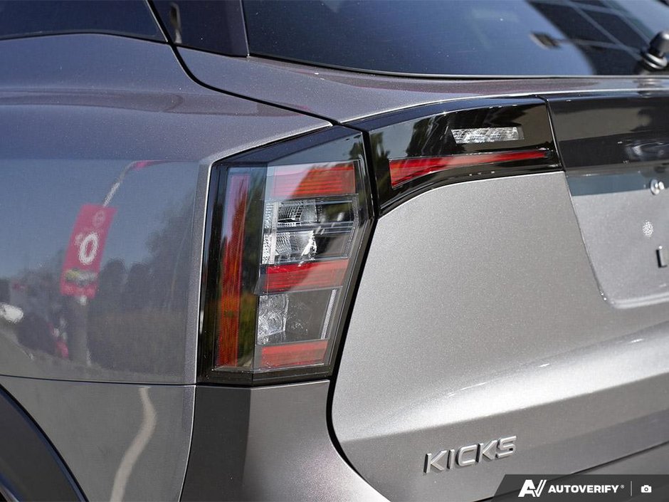 2025 Nissan Kicks SV CVT // CERTIFIED-26