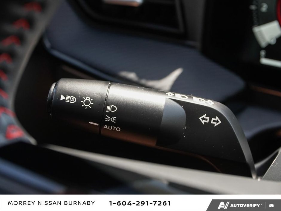 2025 Nissan Kicks SR PREMIUM // CERTIFIED // LOW RATES-19