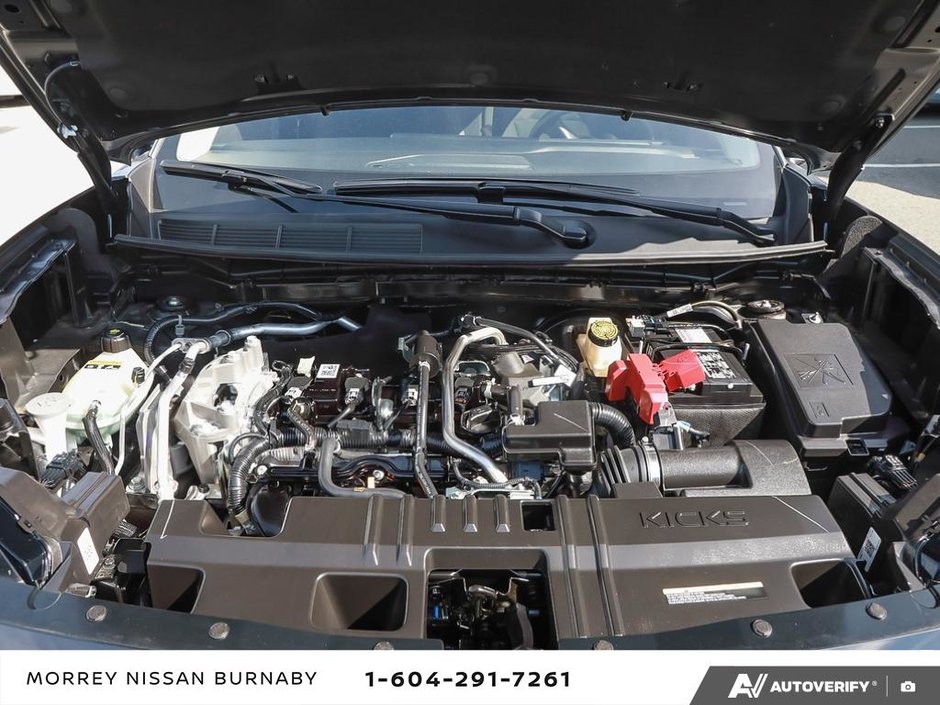 2025 Nissan Kicks S // NO ACCIDENTS-8