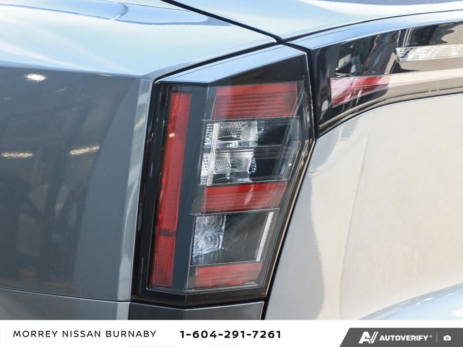 2025 Nissan Kicks S // NO ACCIDENTS-12