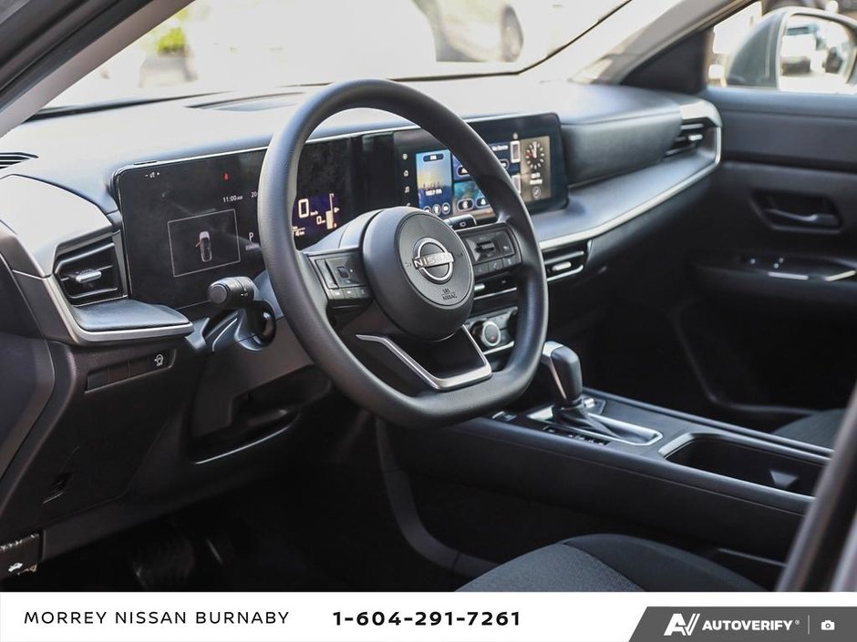 2025 Nissan Kicks S // NO ACCIDENTS-13