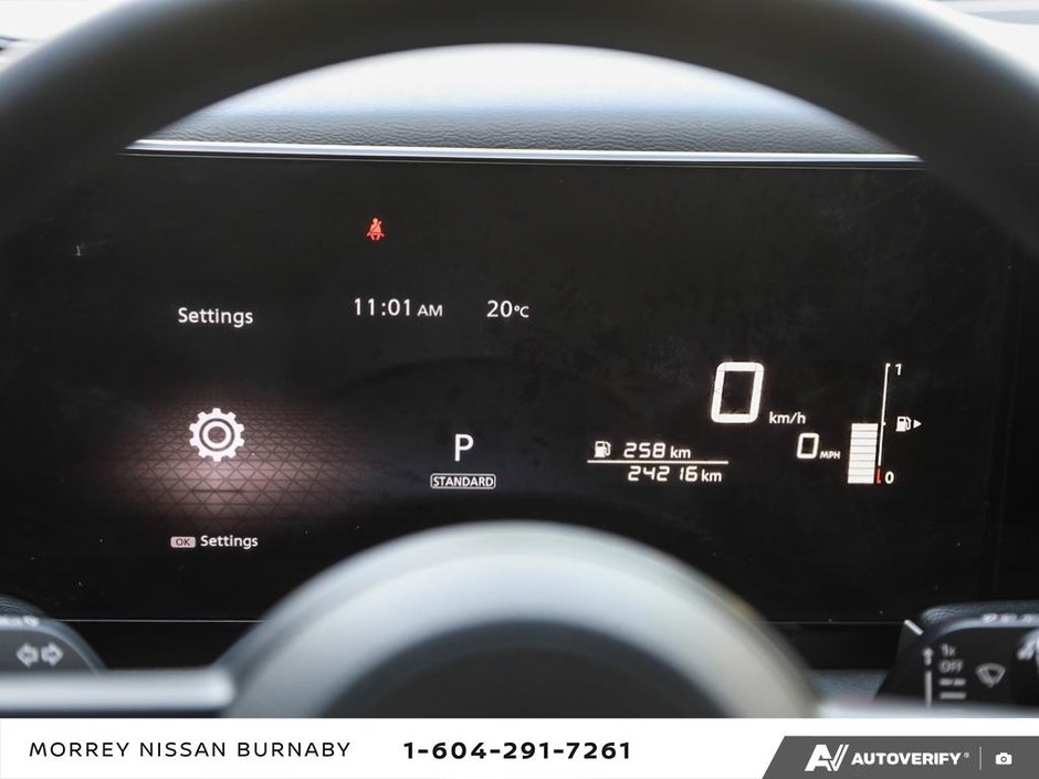 2025 Nissan Kicks S // NO ACCIDENTS-15