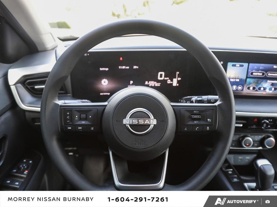 2025 Nissan Kicks S // NO ACCIDENTS-14